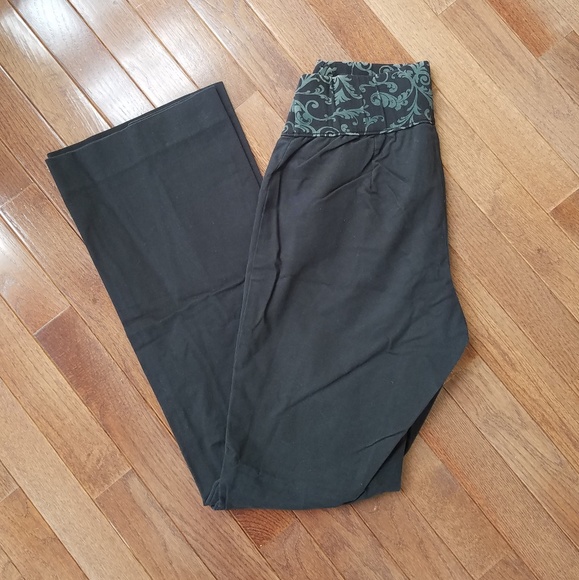 Gap Maternity pants - Picture 3 of 3